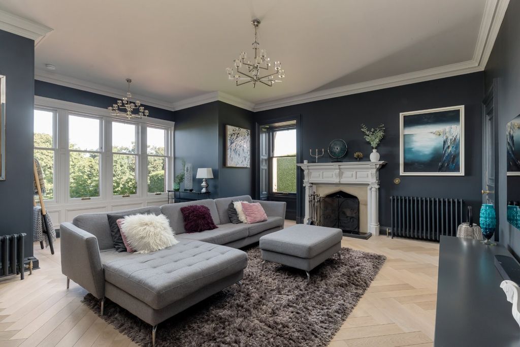 Property photo 3 of 24 Sitting Room