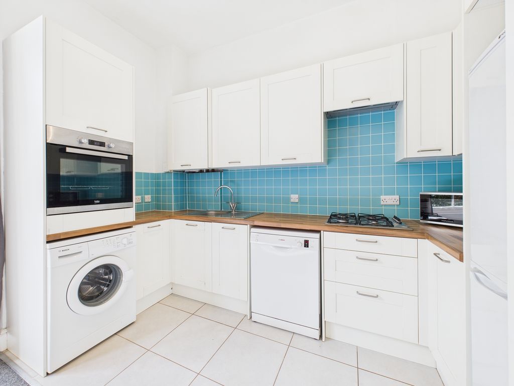 Property photo 3 of 12 Cam02545G0-Pr0383-Still005