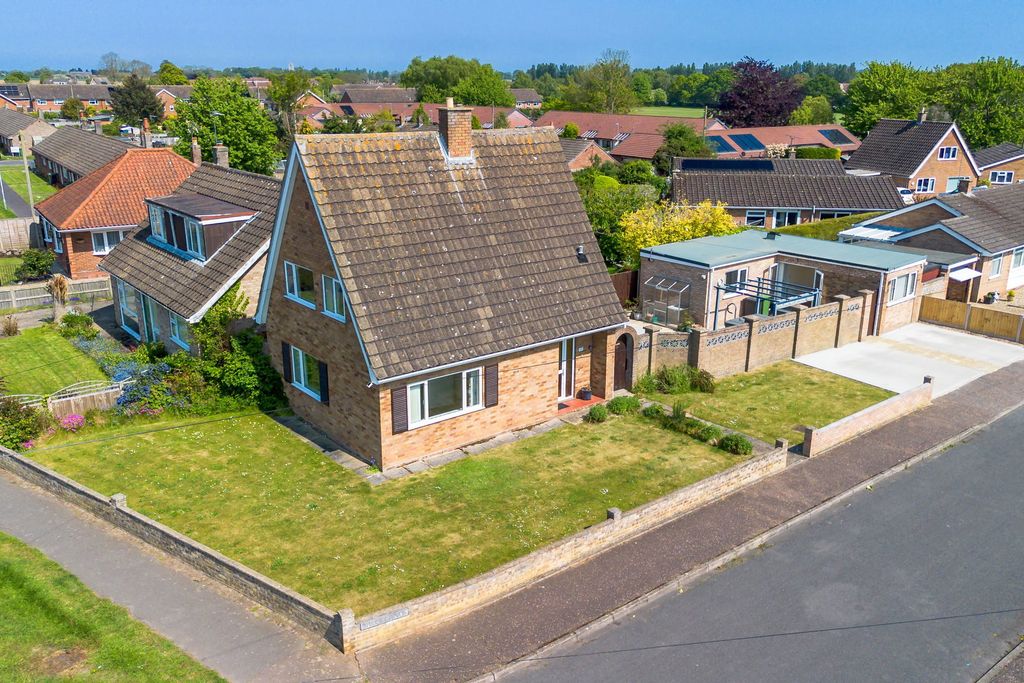 Property photo 1 of 17