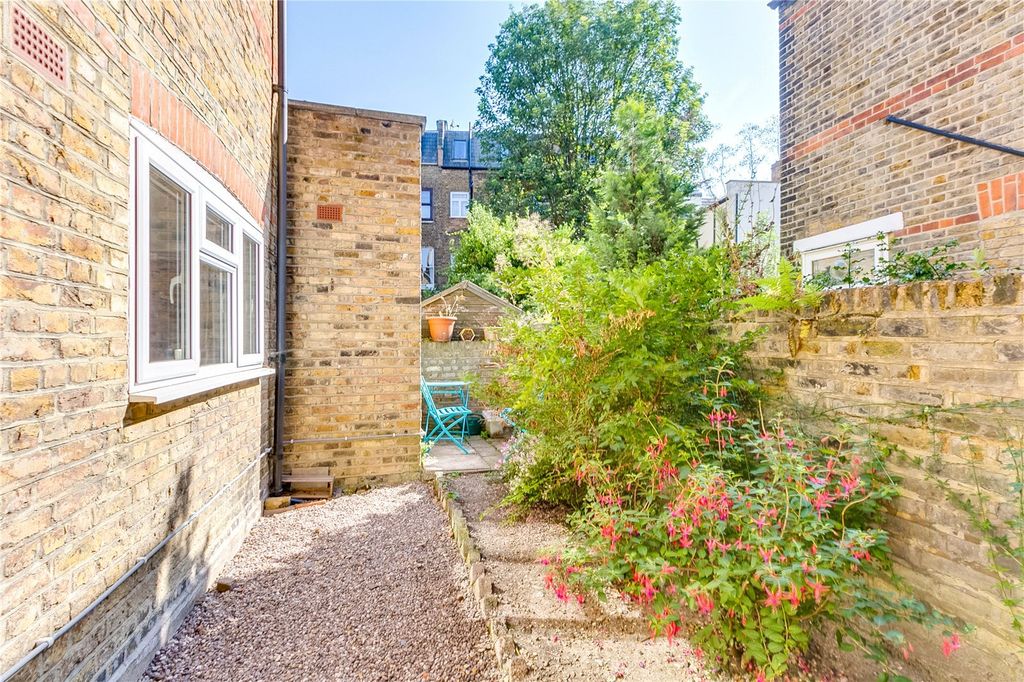 Property photo 2 of 5