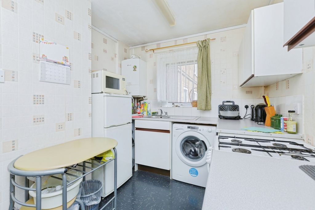 Property photo 3 of 17 Photo