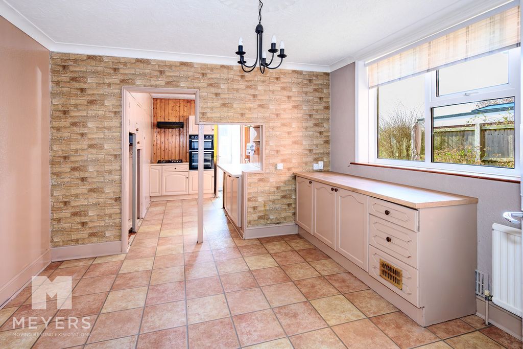 Property photo 3 of 25