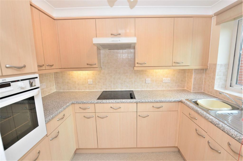Property photo 2 of 15 Kitchen