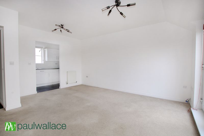 Property photo 3 of 13 Lounge