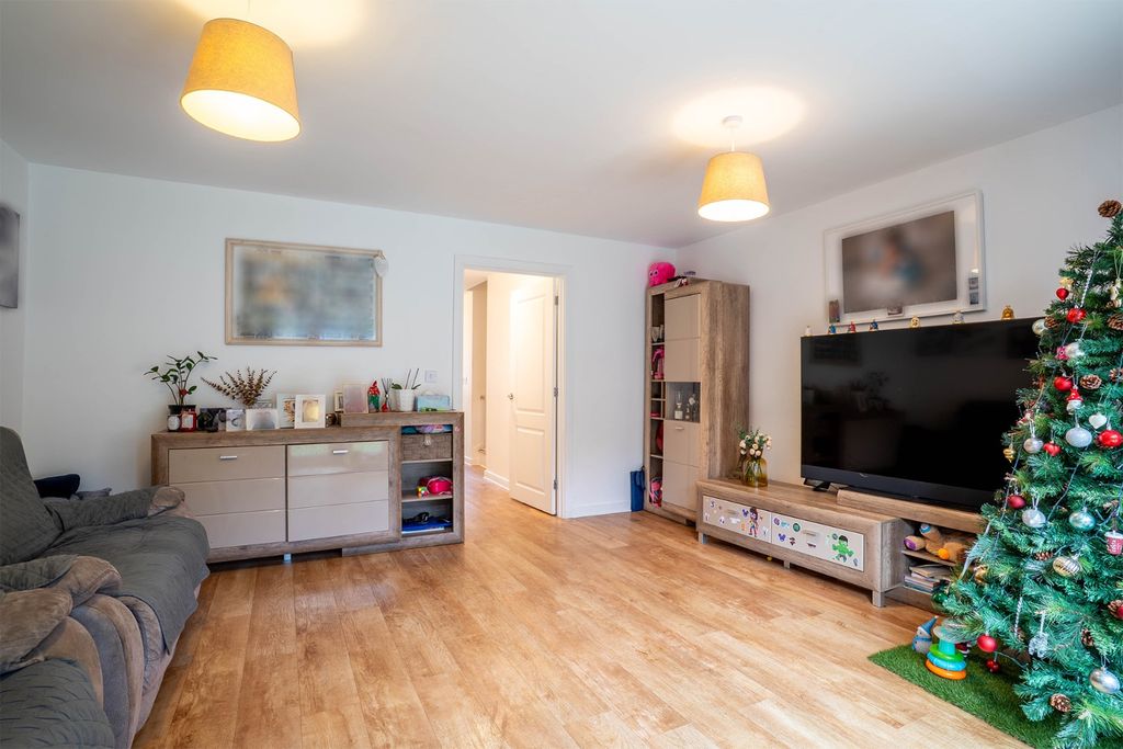 Property photo 3 of 14 4431226