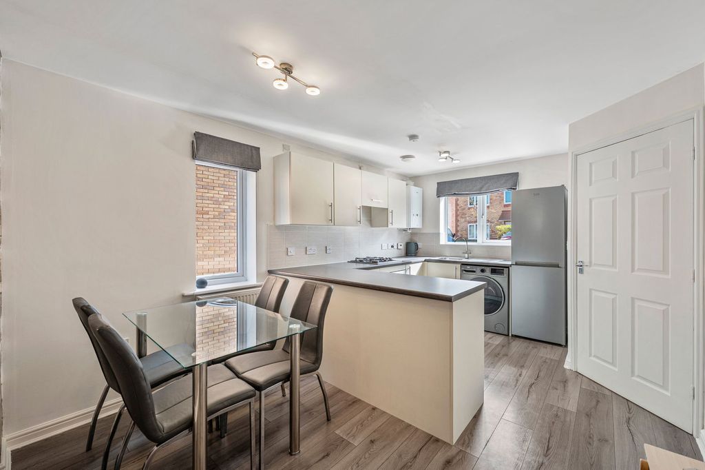 Property photo 2 of 26