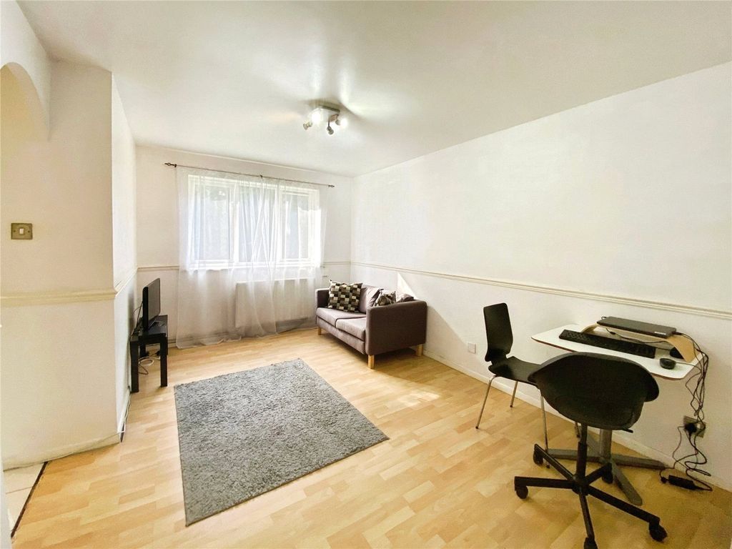 Property photo 3 of 7 Picture No. 06