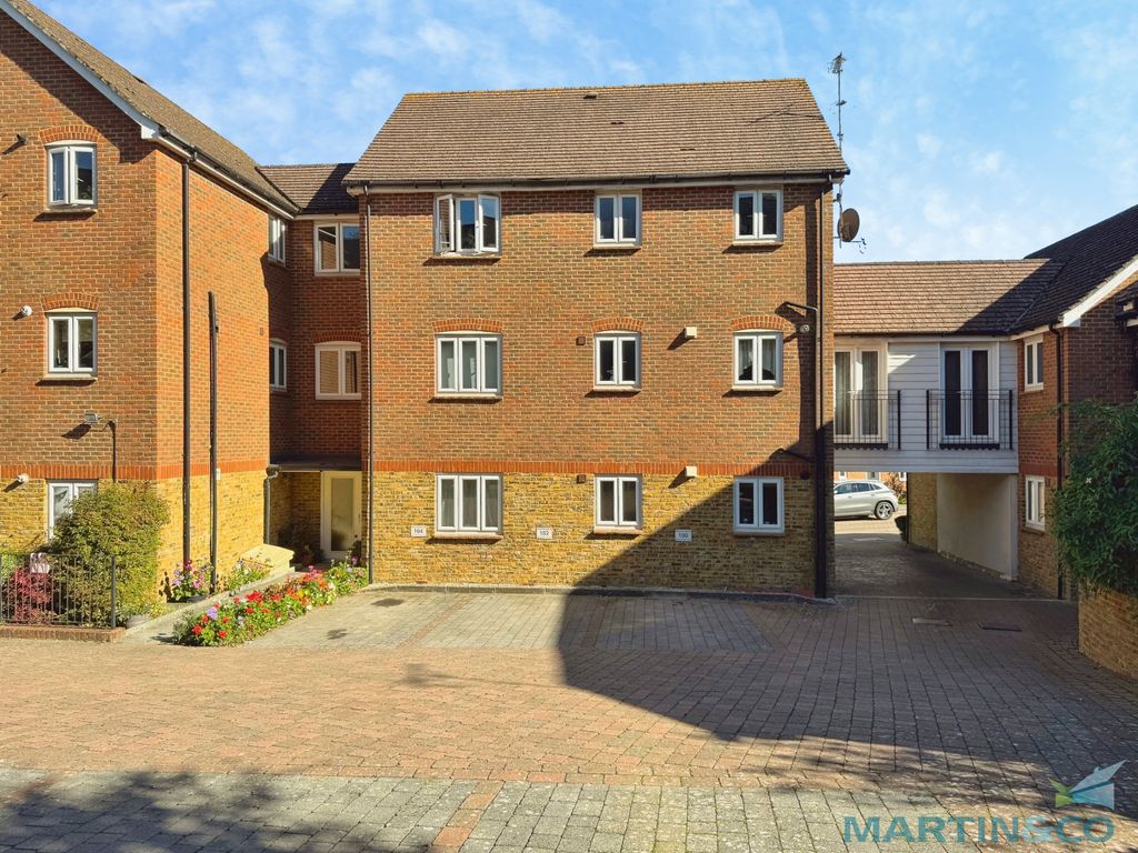 Property photo 1 of 10 Df843747--4F5B-9C83-99A164Abe97B-15334-000005F436E