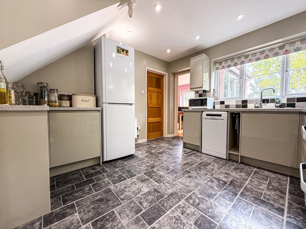 Property photo 2 of 24 5350664