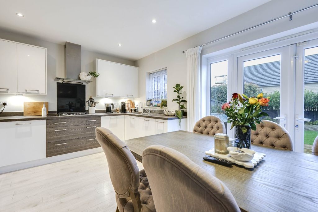 Property photo 2 of 17 Picture No. 05