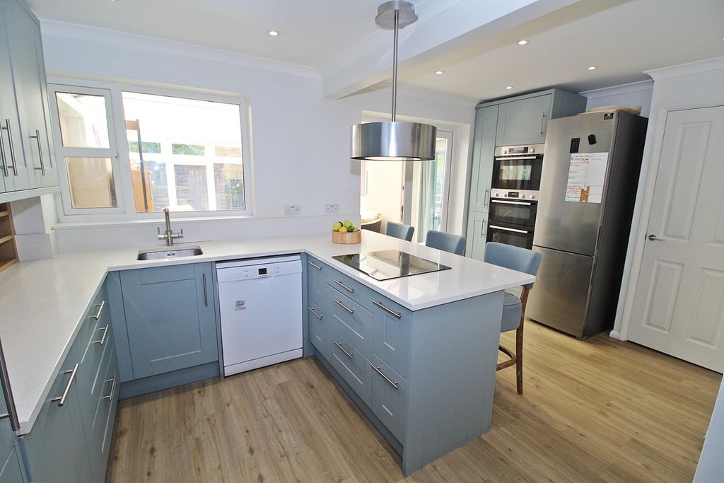 Property photo 3 of 19 5036595