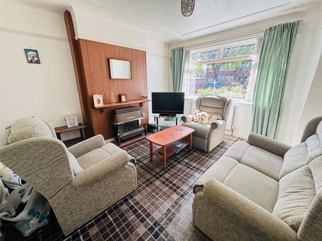 Property photo 2 of 17 Living Room: