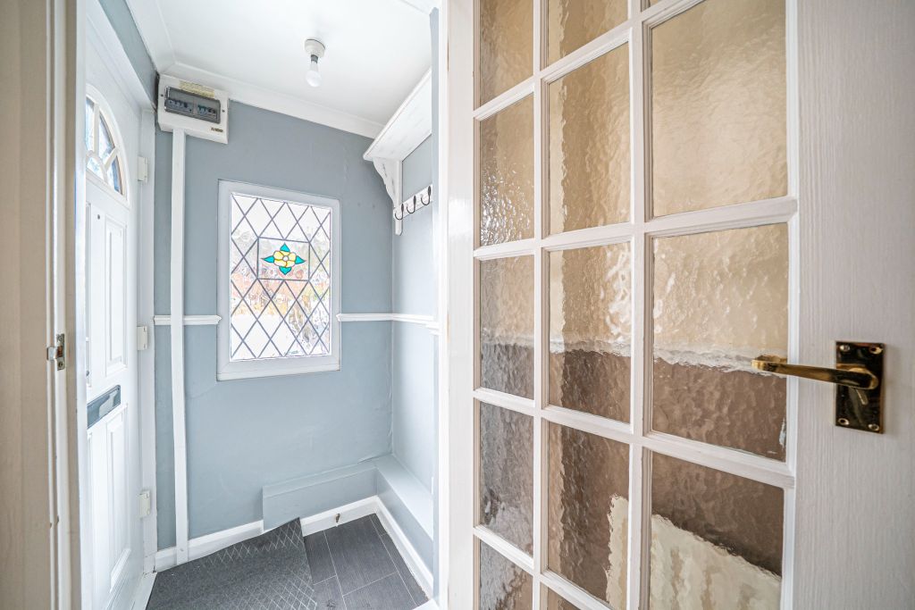 Property photo 3 of 27