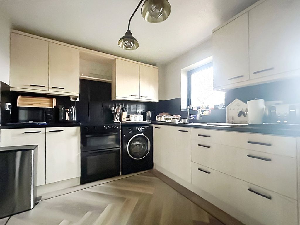 Property photo 3 of 10 Picture No. 24