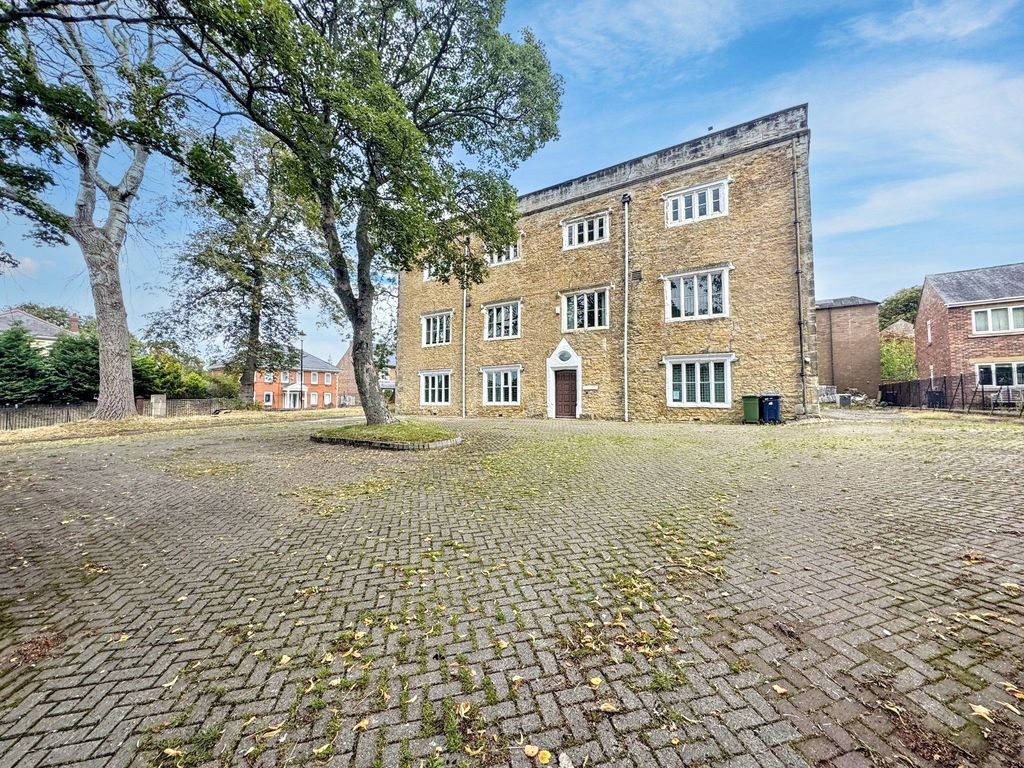 Property photo 1 of 26