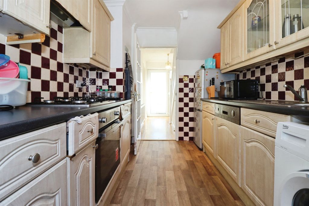 Property photo 2 of 17