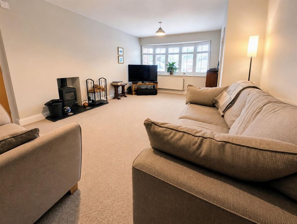 Property photo 3 of 15 2 Caudle Close Living 3.Png