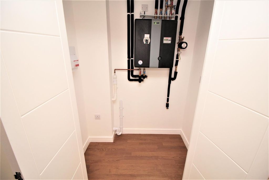 Property photo 3 of 7 Img_8576.Jpg