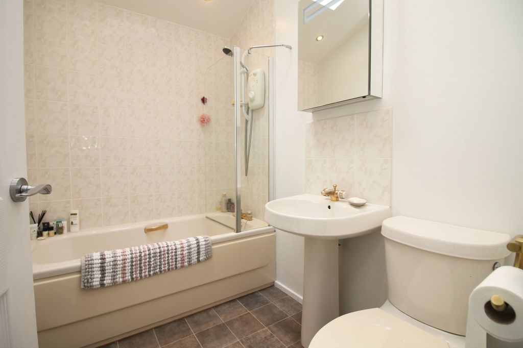 Additional image 25 of 2 bed bungalow for saleUllswater Avenue, Fleetwood FY7