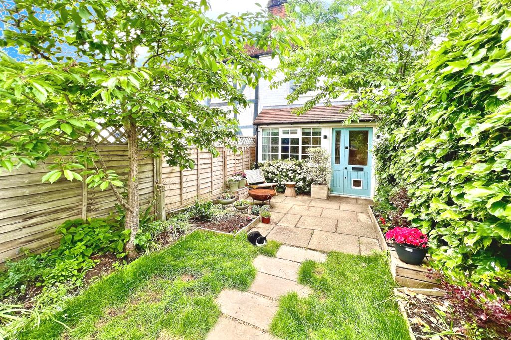 Property photo 3 of 11 Front