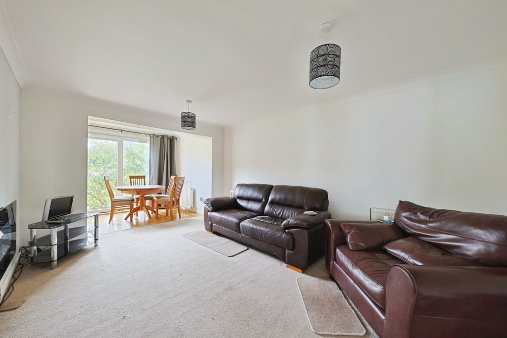 Property photo 2 of 9 3909324
