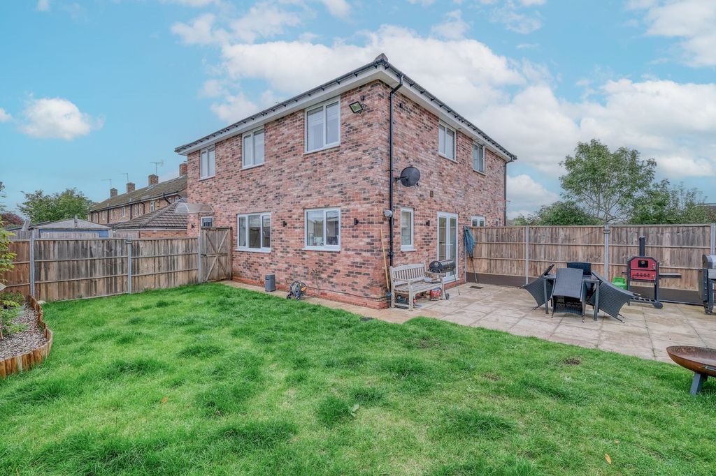 Property photo 2 of 20