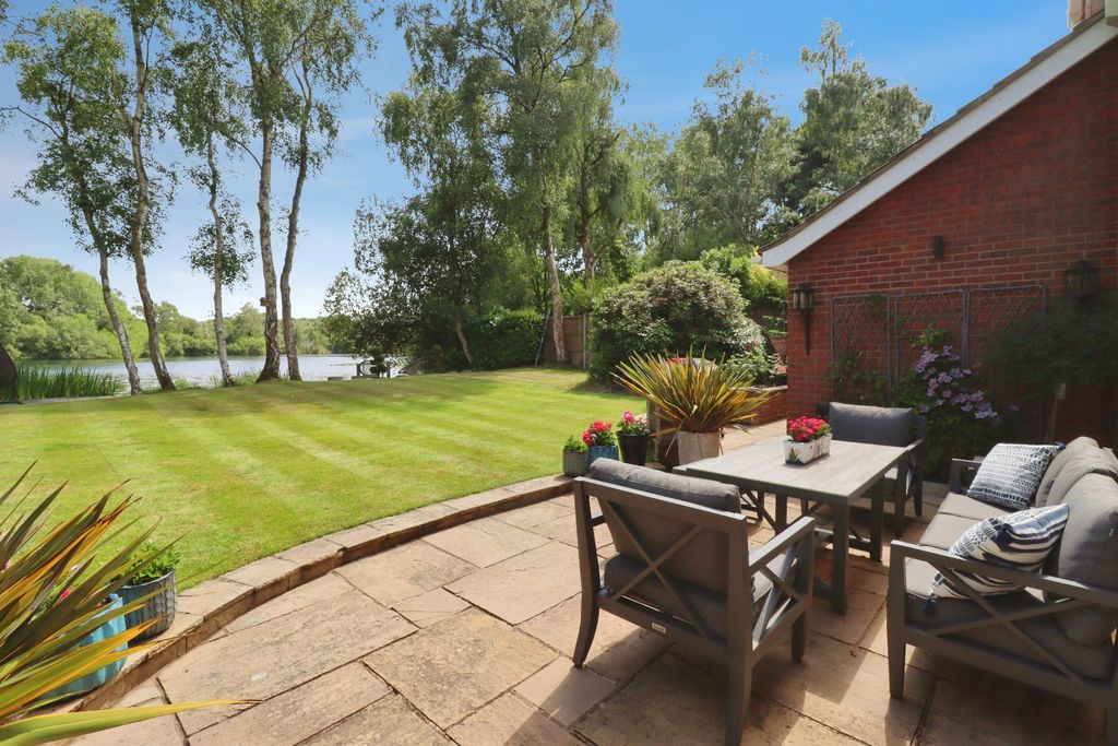 Property photo 3 of 44