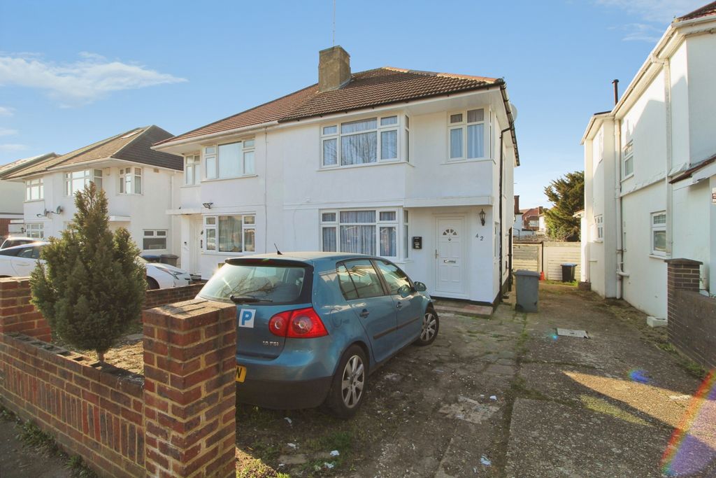 Property photo 1 of 20 Four Bedroom Semi Detached House To Rent