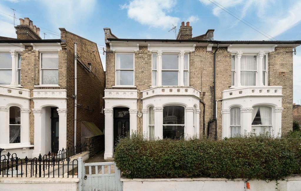 Property photo 1 of 14 Photo 16