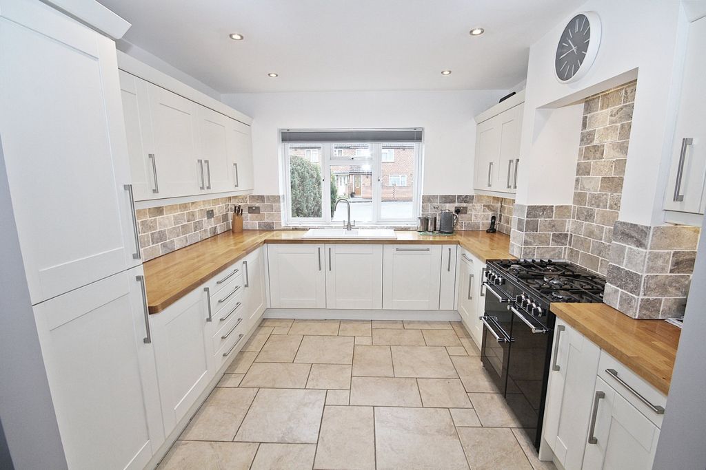 Property photo 3 of 19 2524707