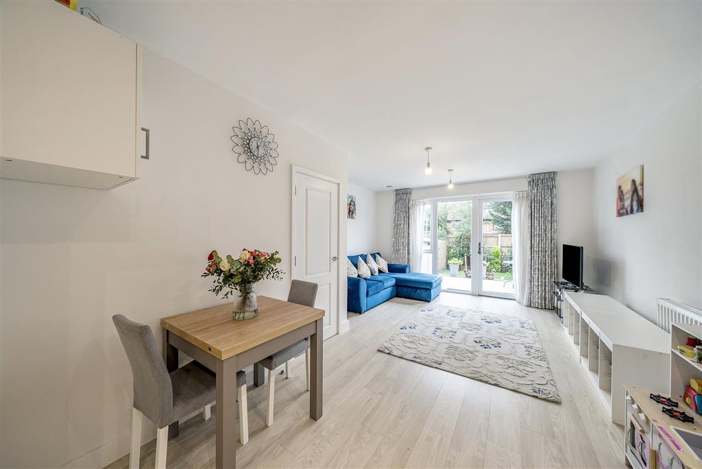 Property photo 3 of 19 1355861-11-68Cbe79F202E5.Jpg