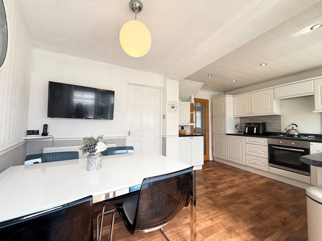 Property photo 3 of 25