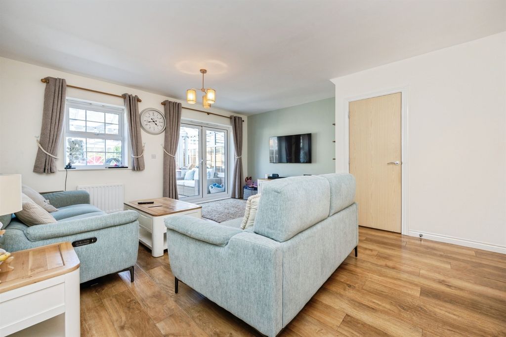 Property photo 2 of 24