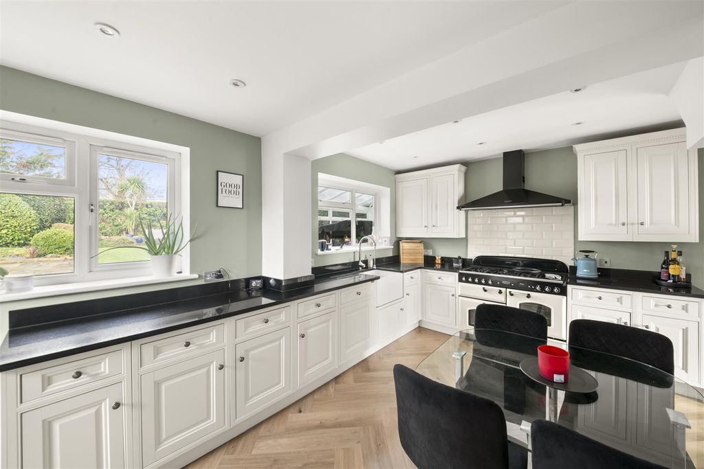 Property photo 3 of 29