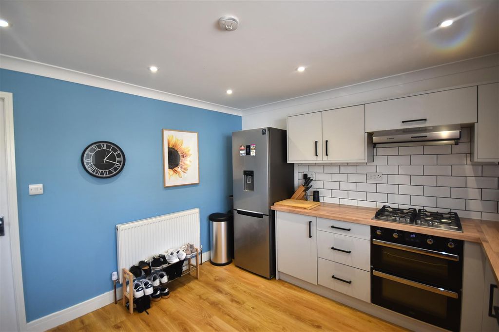 Additional image 4 of 2 bed semi-detached house for saleWoburn Drive, Goole DN14