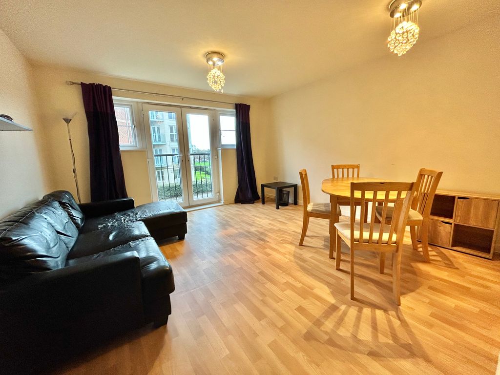 Property photo 3 of 7 Living Room