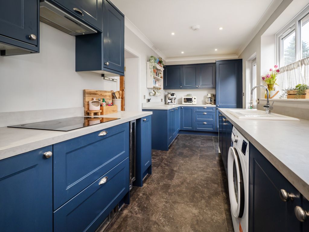 Property photo 3 of 20 17Groveside-63