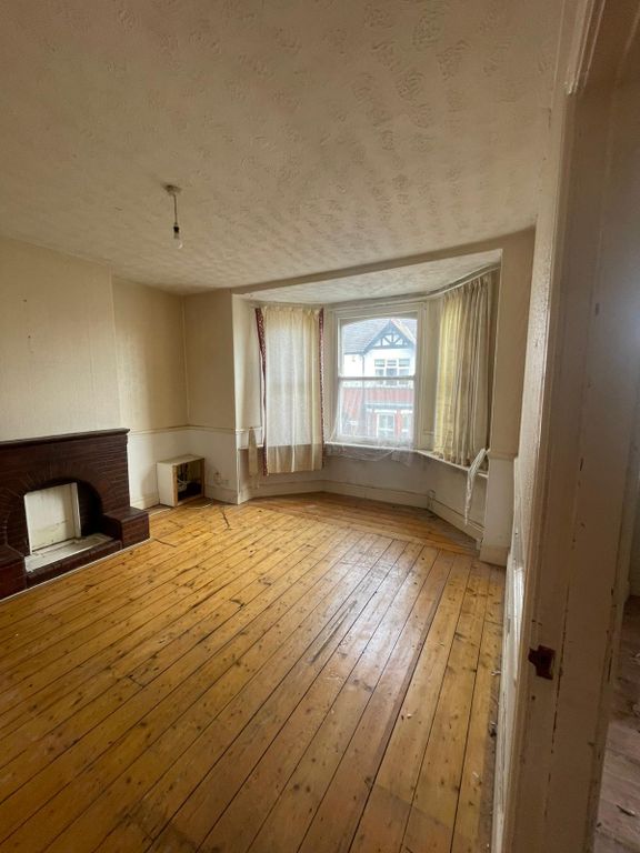 Property photo 2 of 21