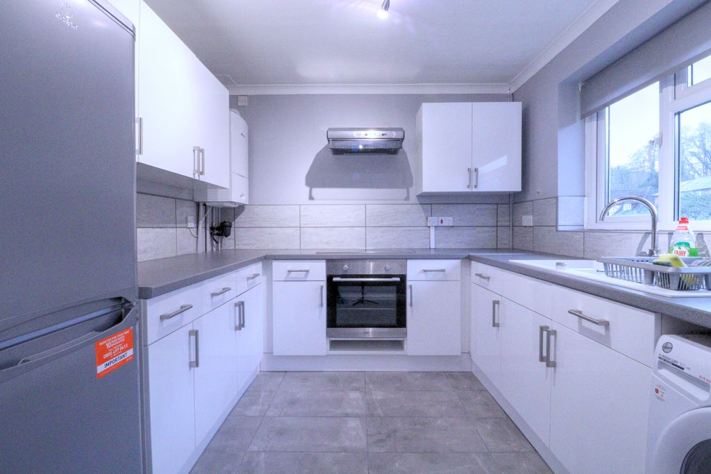 Property photo 2 of 7 Kitchen 1.Jpg