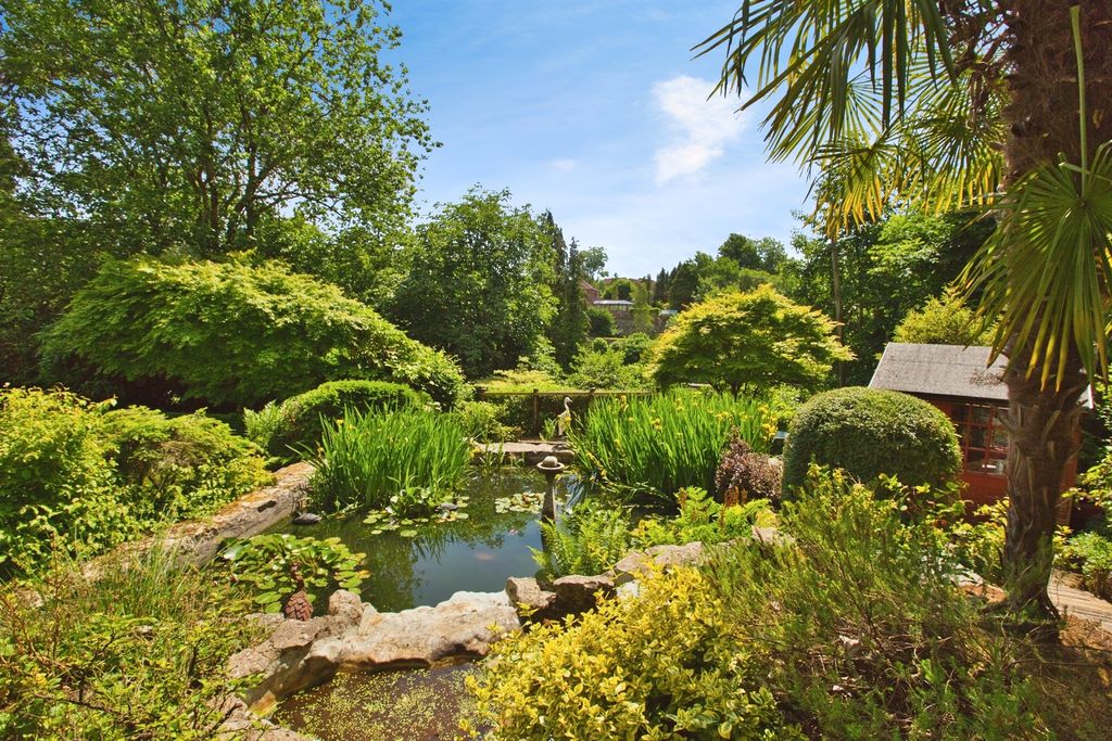 Property photo 2 of 34