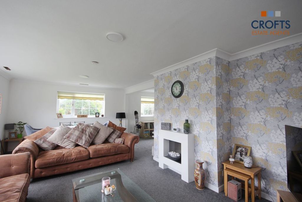 Property photo 3 of 14 Lounge View 2