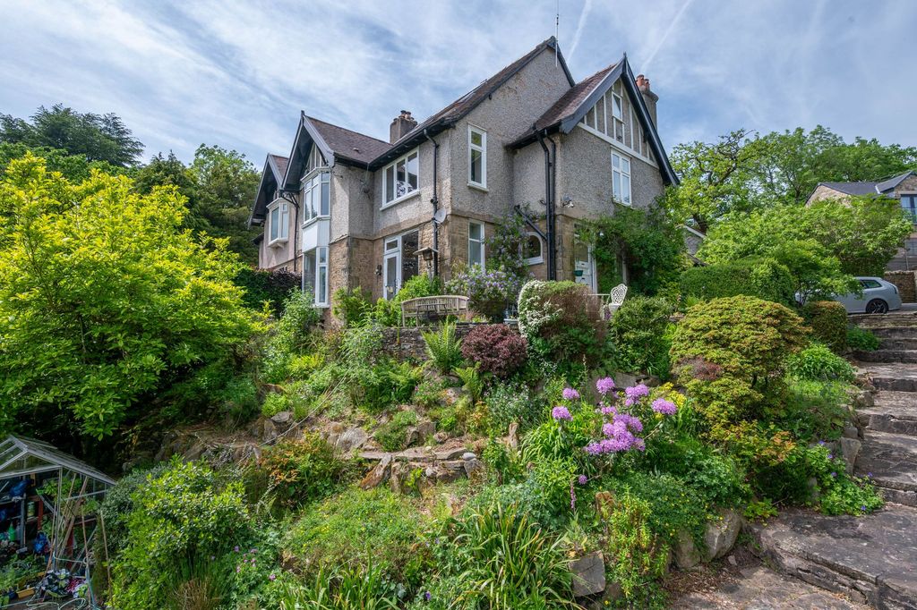 Property photo 1 of 37