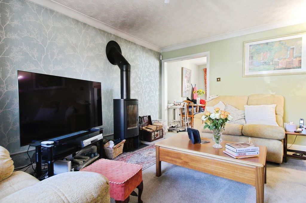 Property photo 2 of 12
