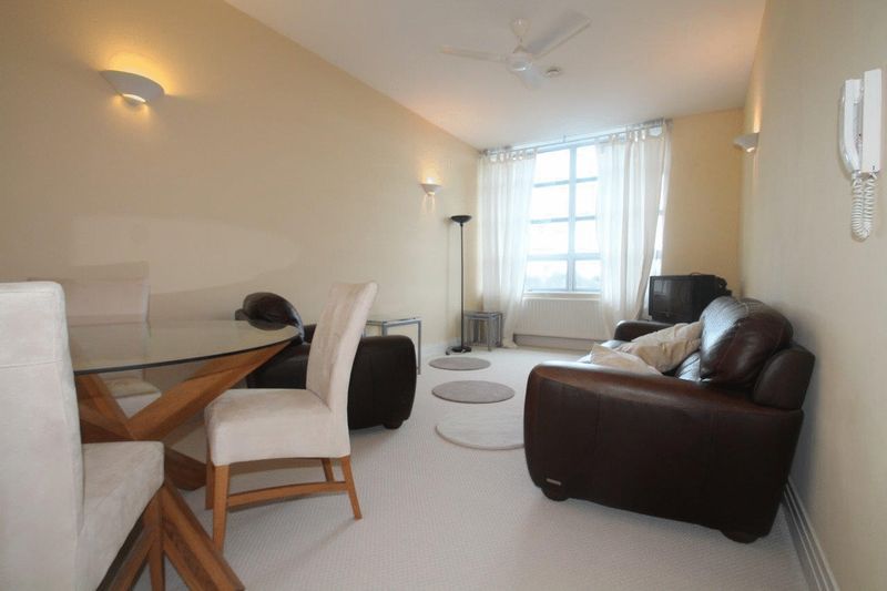 Property photo 3 of 10 Living Area
