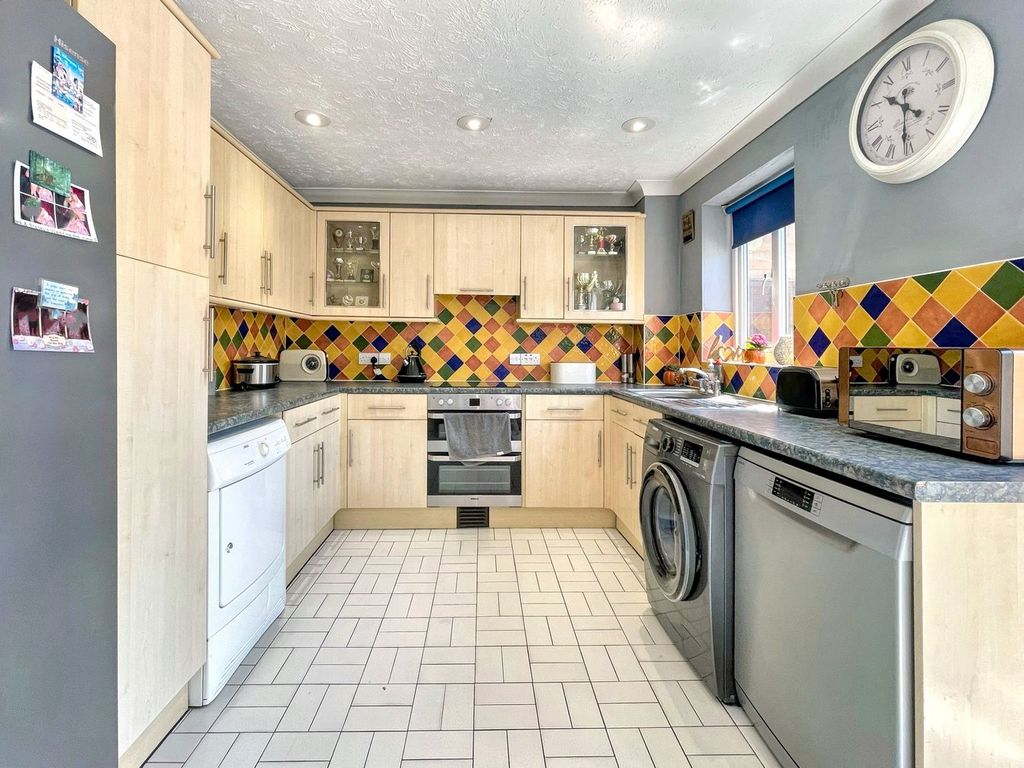 Property photo 3 of 19