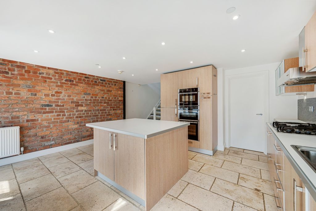 Property photo 3 of 29 5104145