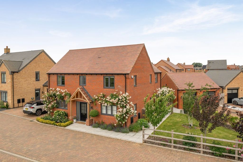 Property photo 1 of 35