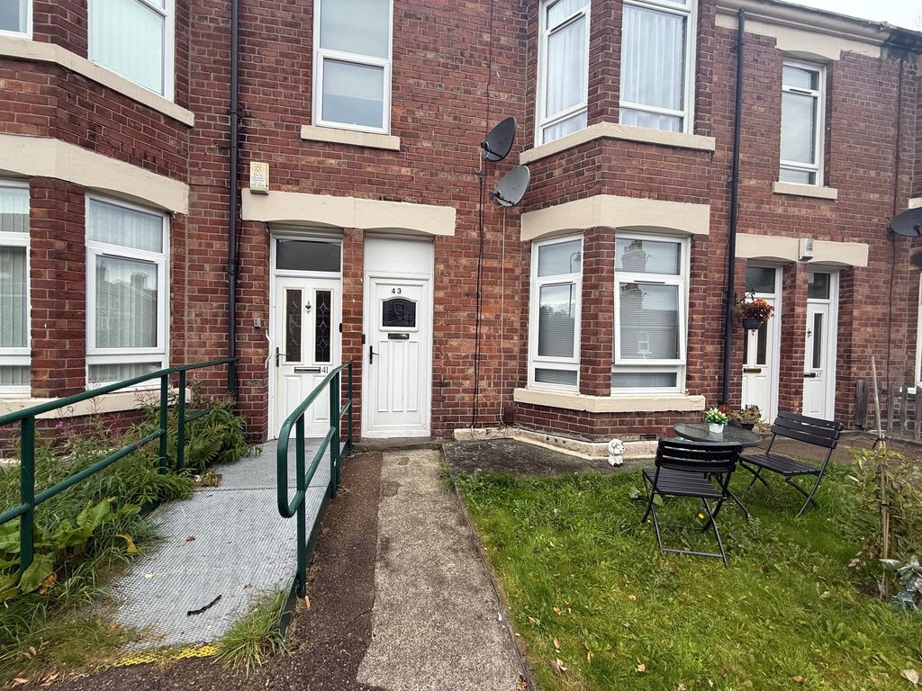 Property photo 1 of 8
