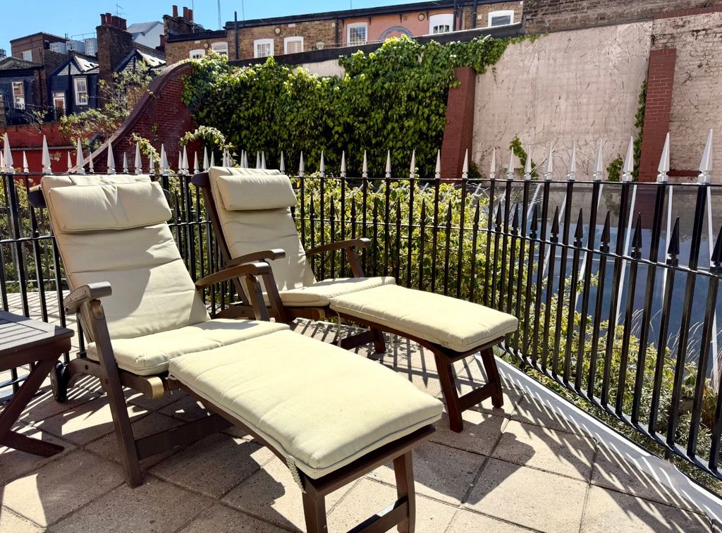 Property photo 2 of 13 Terrace