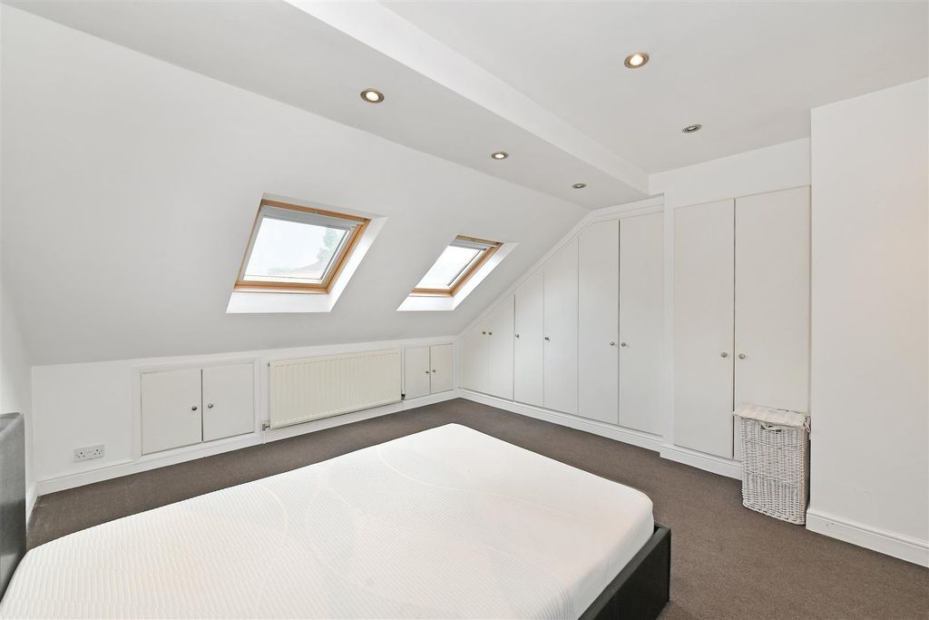 Property photo 3 of 8
